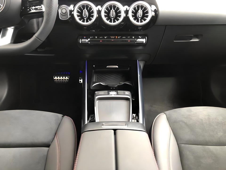 Mercedes-Benz GLA 250e AMG - foto 7