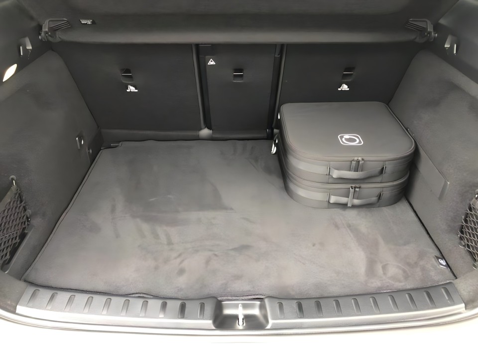 Mercedes-Benz GLA 250e AMG - foto 12