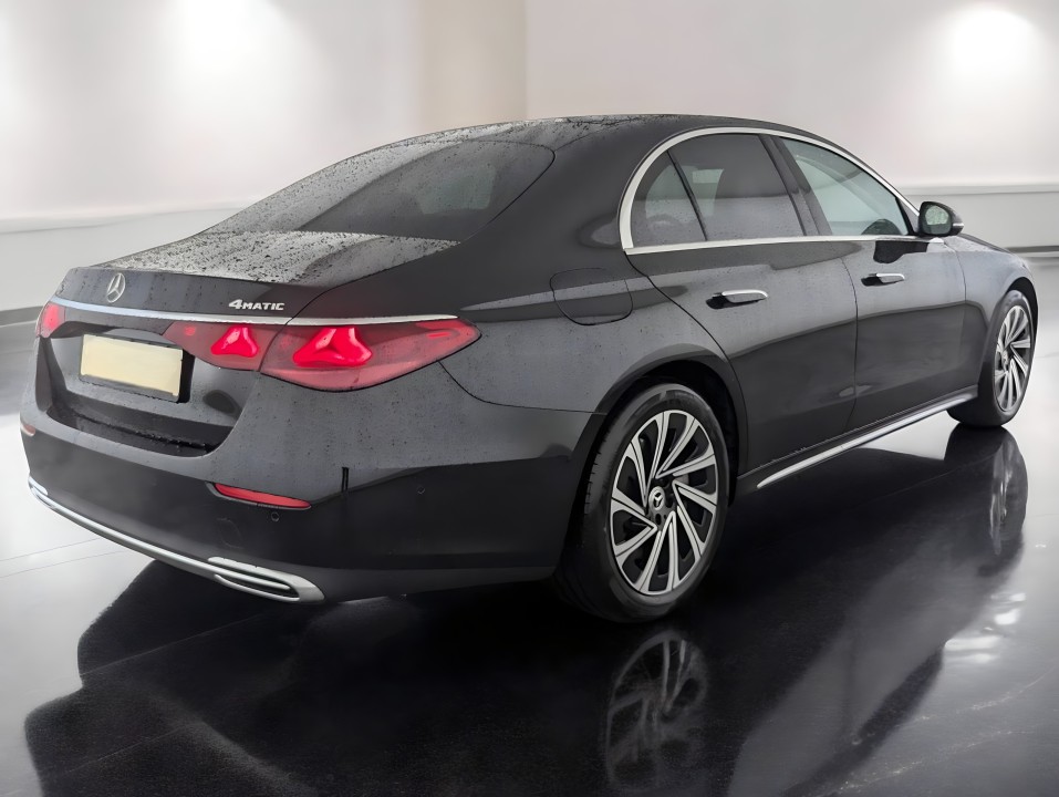 Mercedes-Benz E 300e 4MATIC Exclusive (2)