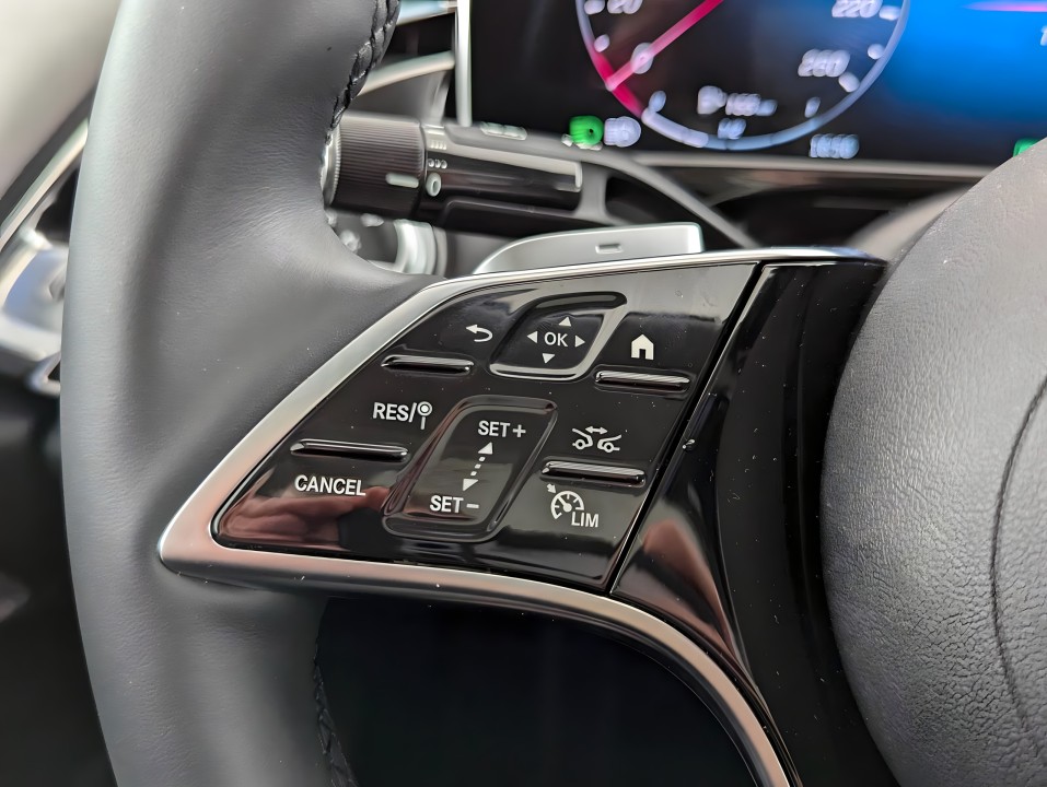 Mercedes-Benz E 300e 4MATIC Exclusive - foto 13