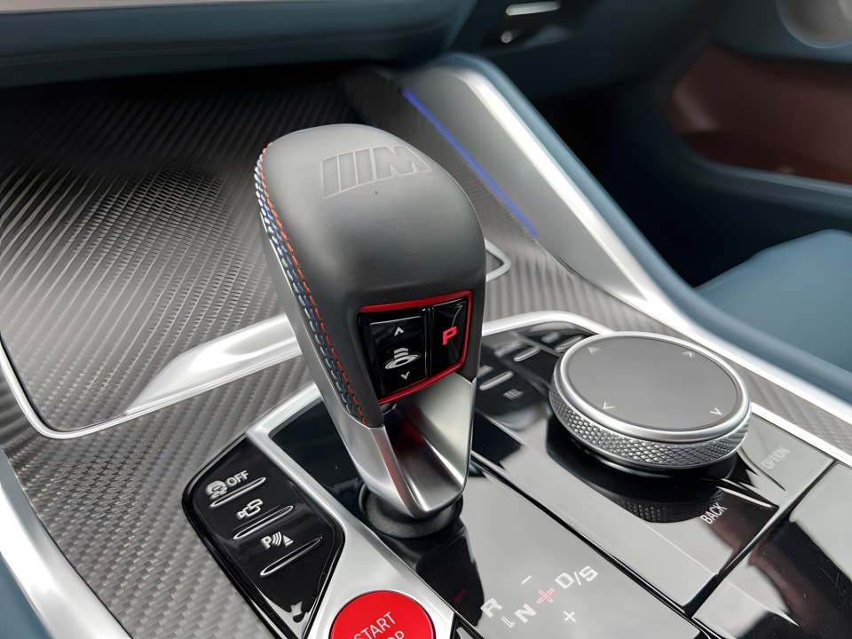 BMW XM 50e - foto 15