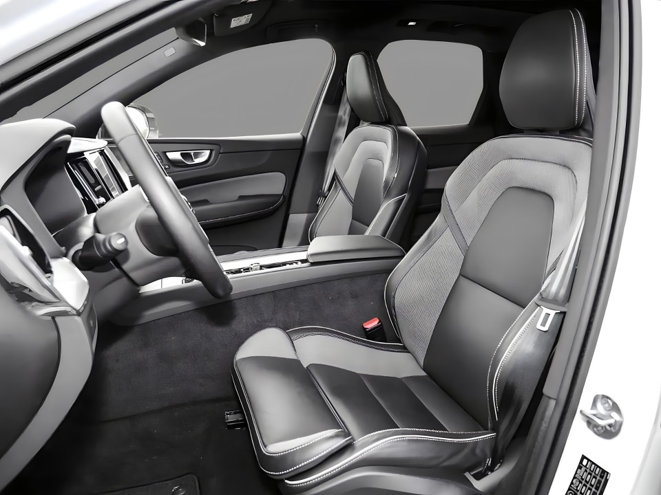 Volvo XC 60 B5 AWD Ultimate Dark - foto 6