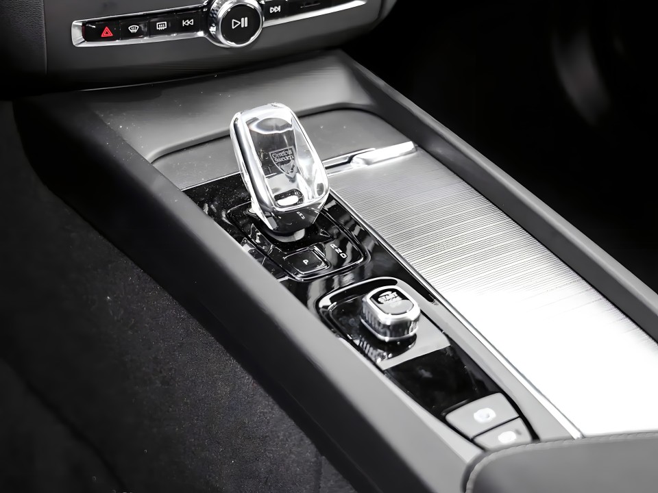 Volvo XC 60 B5 AWD Ultimate Dark - foto 8