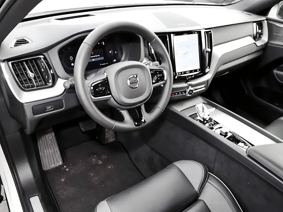 Volvo XC 60 B5 AWD Ultimate Dark (5)