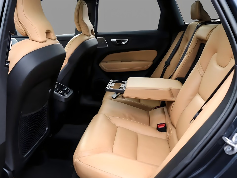 Volvo XC 60 B5 AWD Ultra Dark (4)