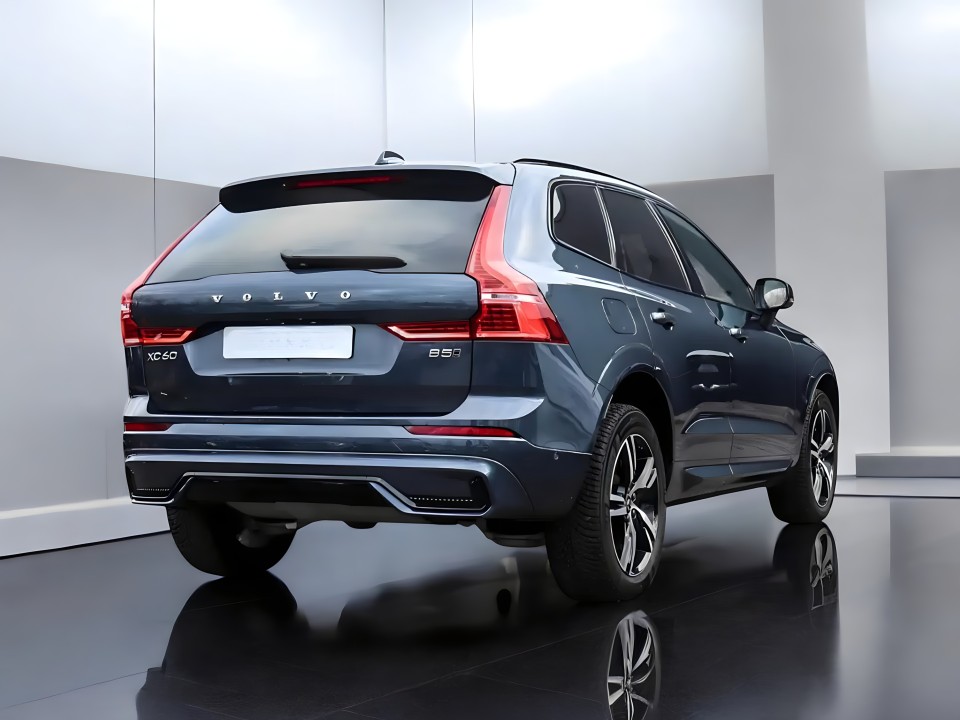 Volvo XC 60 B5 AWD Ultra Dark (2)