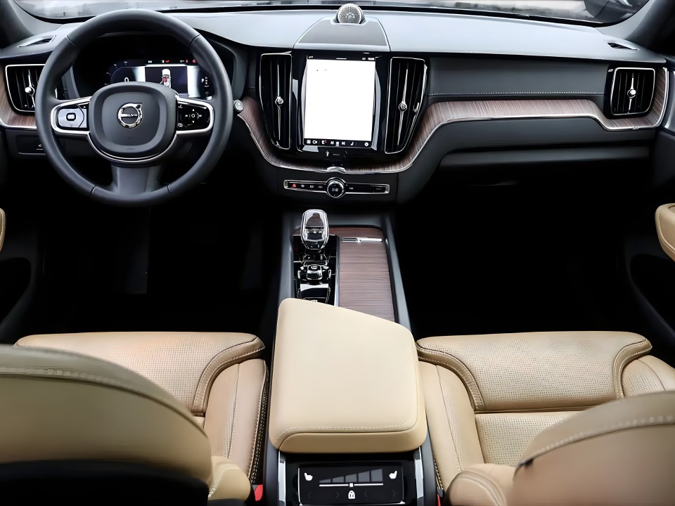 Volvo XC 60 B5 AWD Ultra Dark (5)