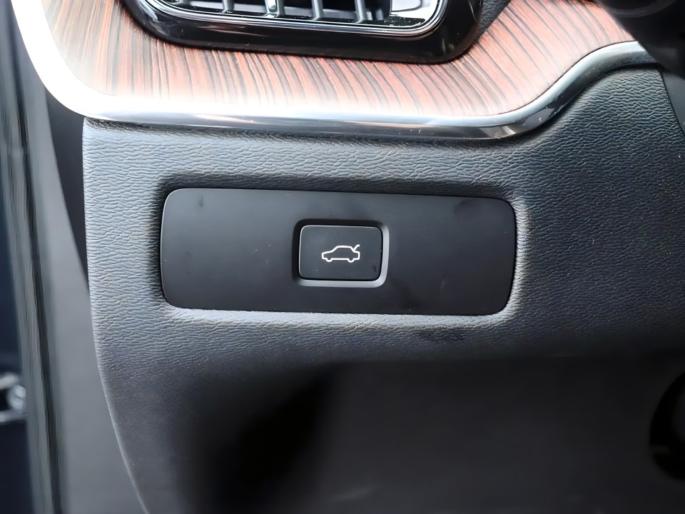 Volvo XC 60 B5 AWD Ultra Dark - foto 10