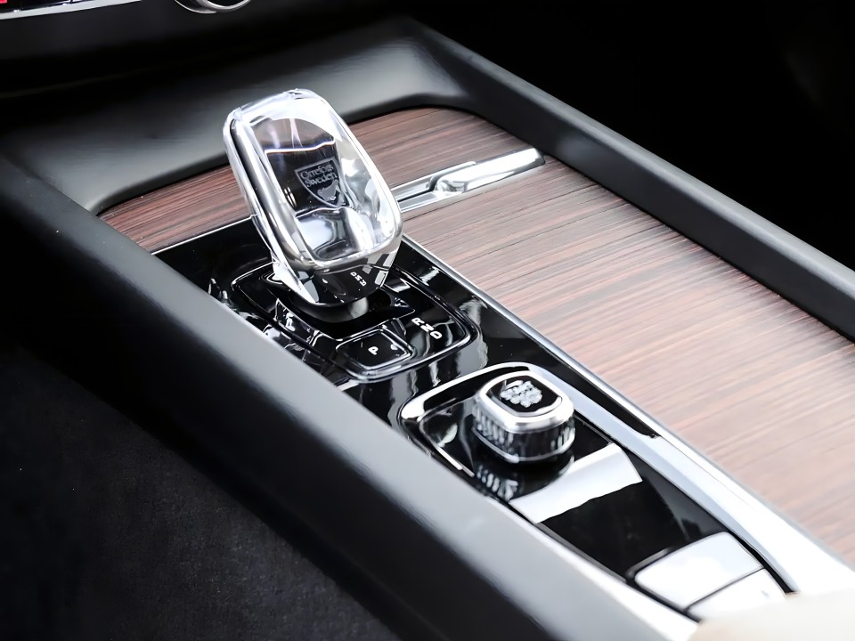 Volvo XC 60 B5 AWD Ultra Dark - foto 8