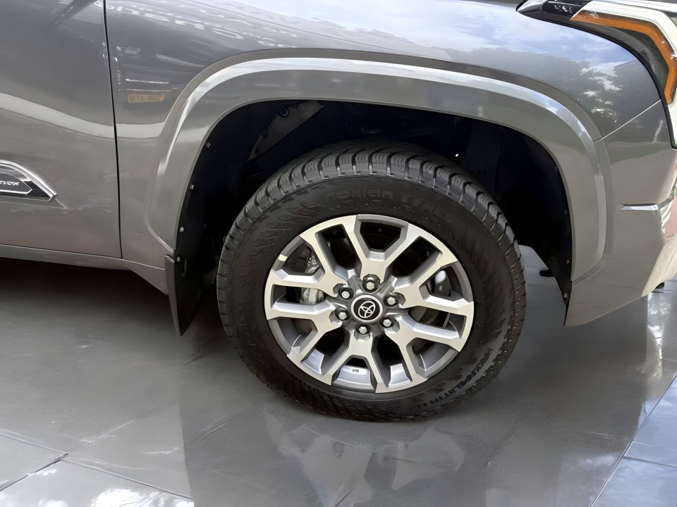 Toyota Tundra - foto 17