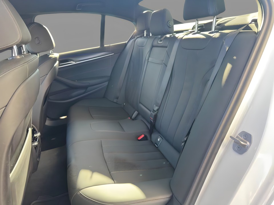 BMW Seria 5 520i M-Sport - foto 9