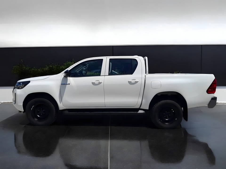 Toyota Hilux 2.8D (3)