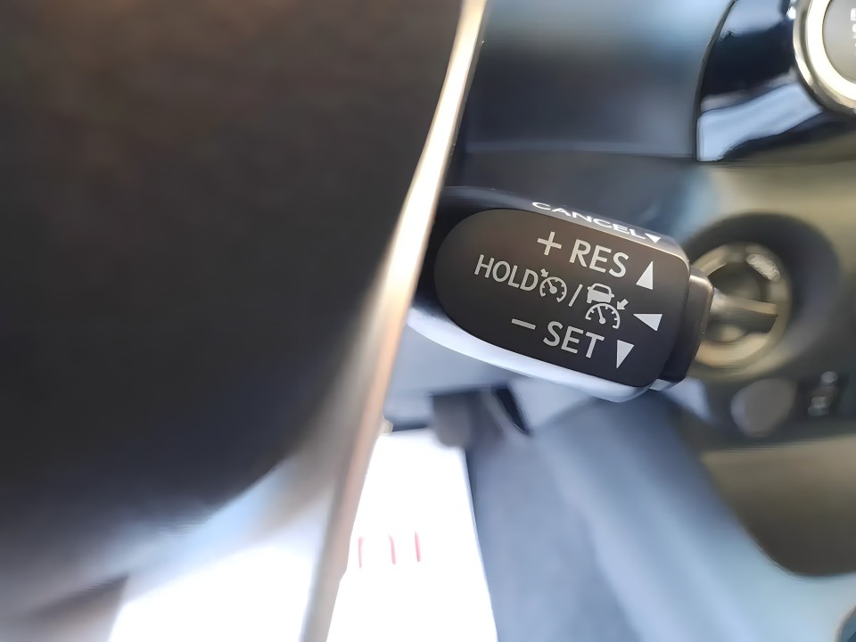 Toyota Hilux 2.8D - foto 11