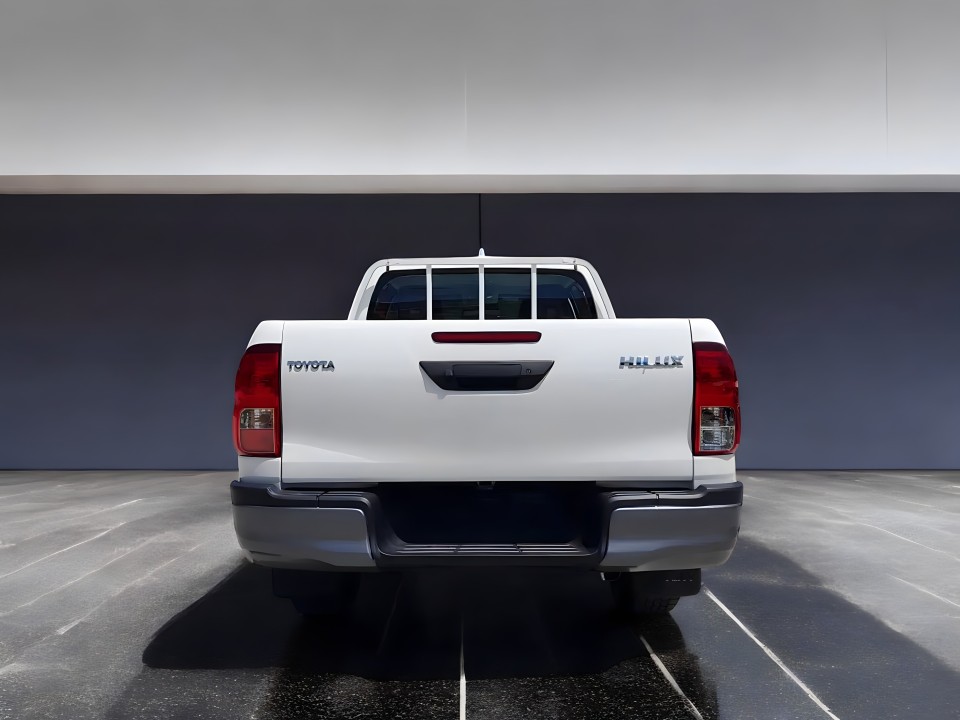 Toyota Hilux 2.8D (5)