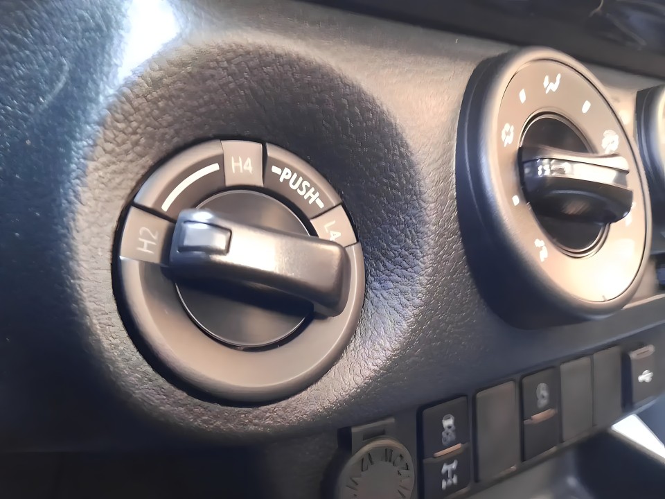 Toyota Hilux 2.8D - foto 13