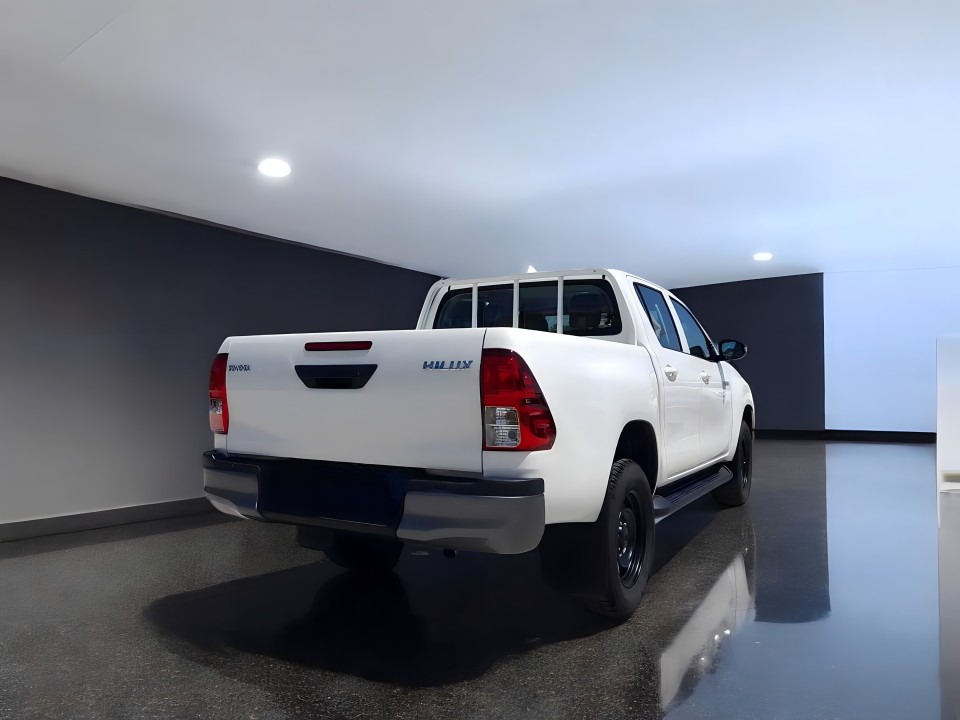 Toyota Hilux 2.8D (4)