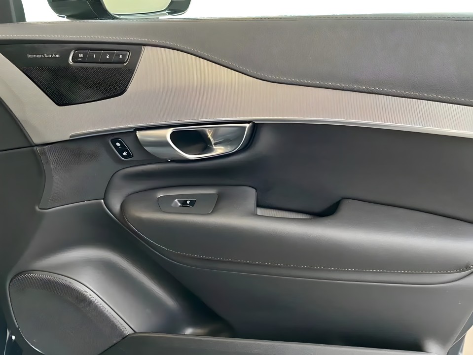 Volvo XC 90 B5 AWD Ultimate Dark - foto 23