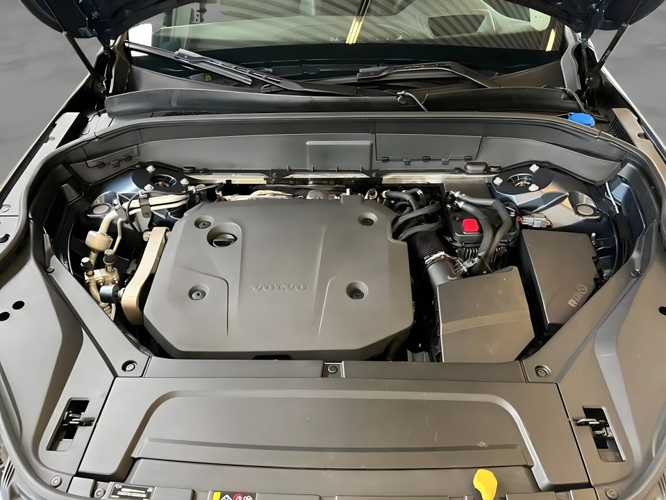 Volvo XC 90 B5 AWD Ultimate Dark - foto 28