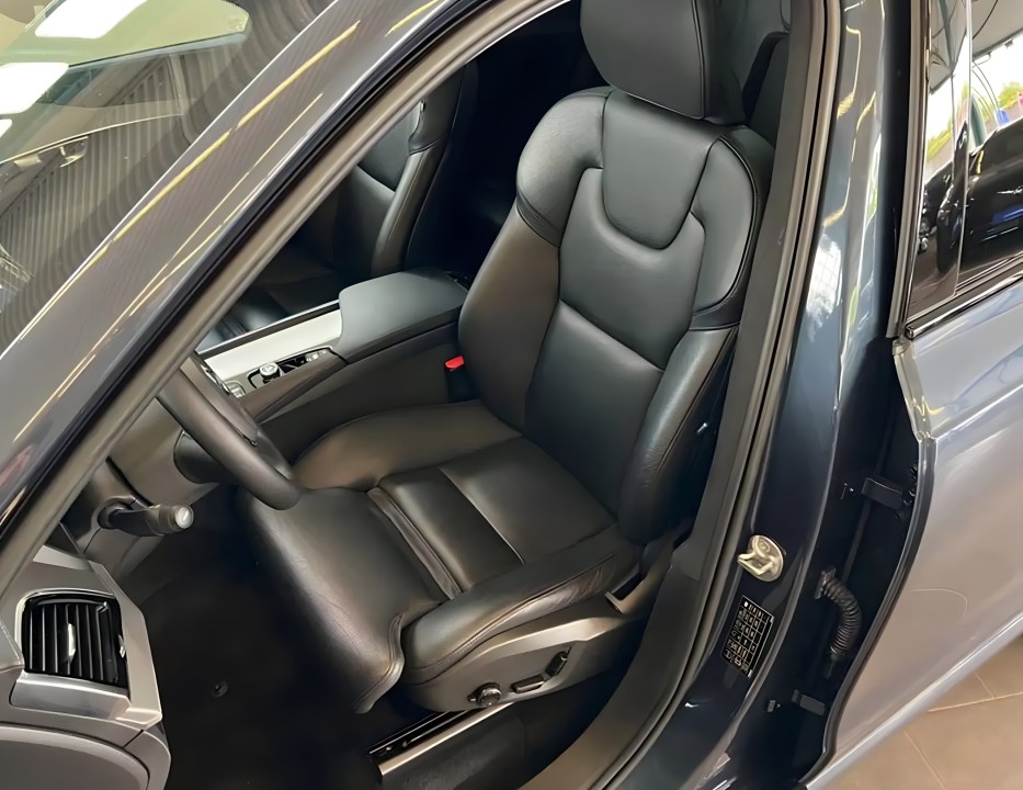 Volvo XC 90 B5 AWD Ultimate Dark - foto 17