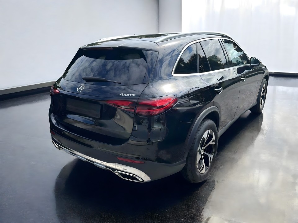 Mercedes-Benz GLC 300e 4MATIC (2)