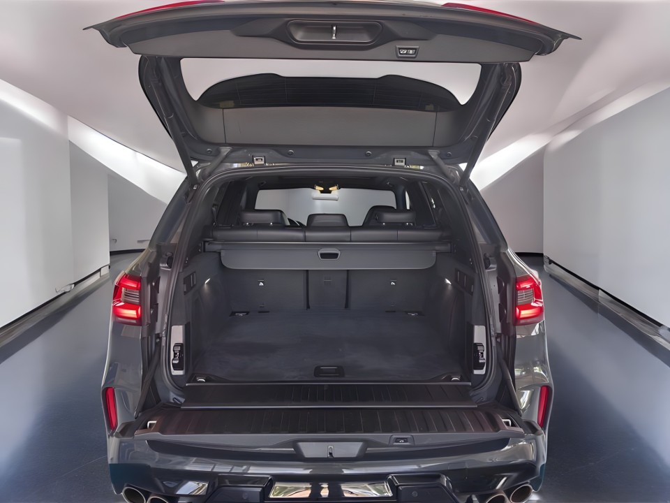 BMW X5 M Competition - foto 17