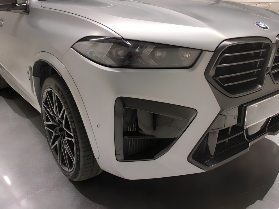 BMW X5 M Competition - foto 17