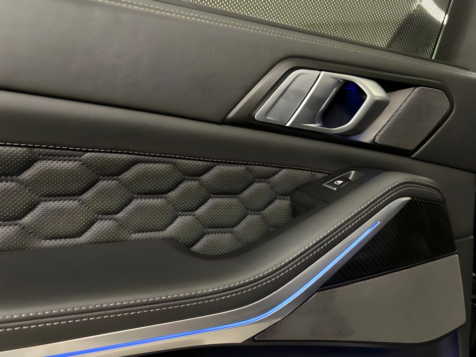 BMW X5 M Competition - foto 14