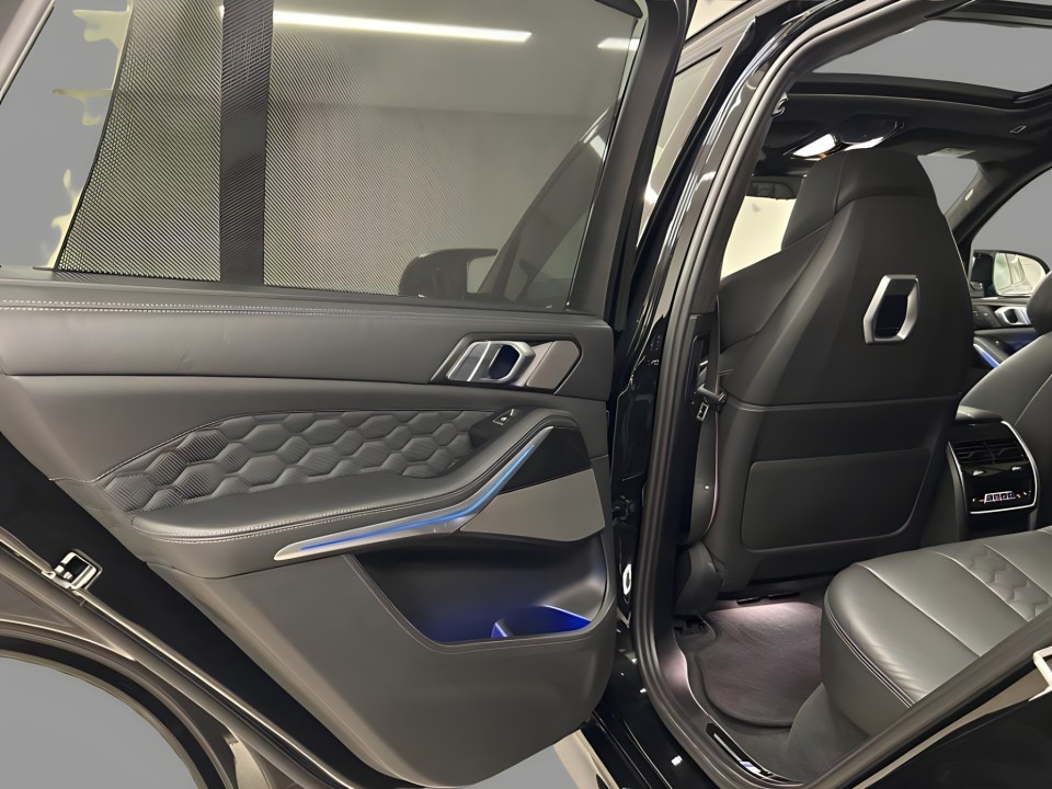 BMW X5 M Competition - foto 11