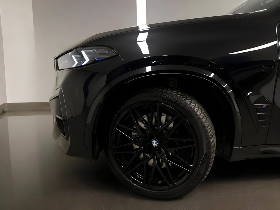 BMW X5 M Competition - foto 16