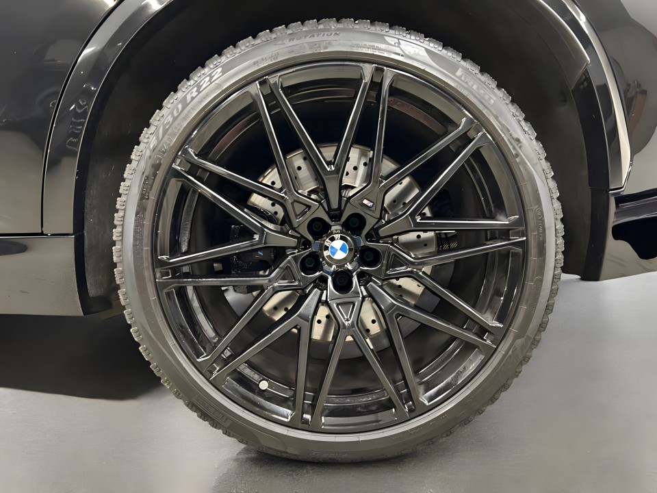 BMW X5 M Competition - foto 18