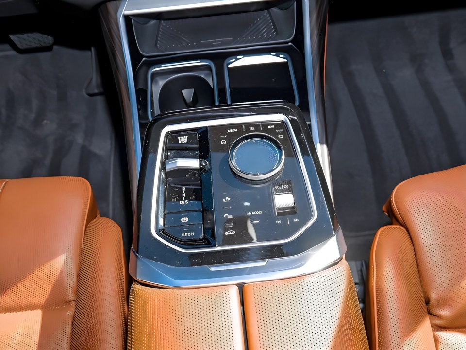 BMW Seria 7 750e xDrive - foto 10