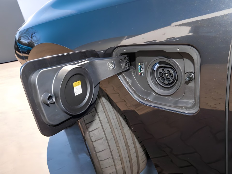 BMW Seria 7 750e xDrive - foto 15