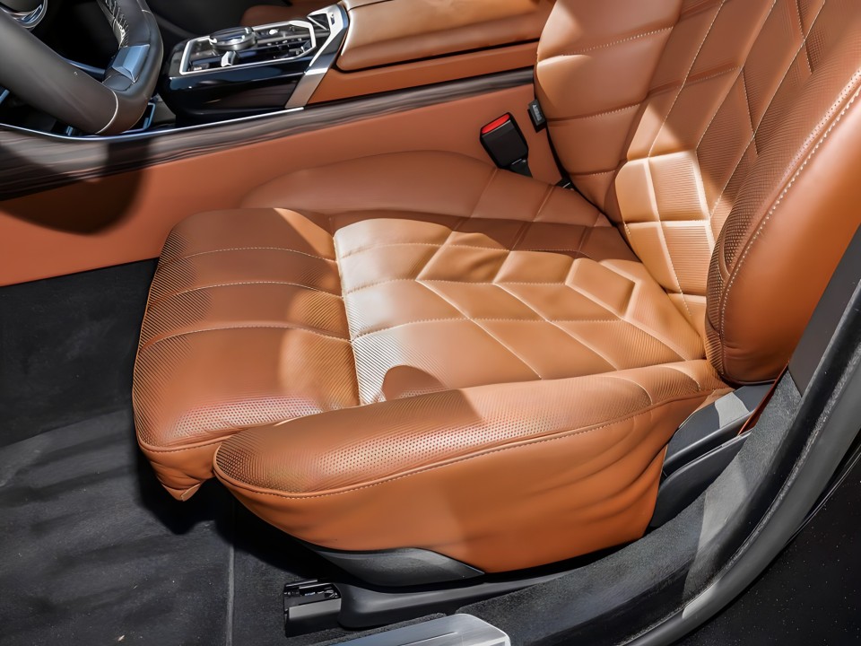 BMW Seria 7 750e xDrive - foto 8