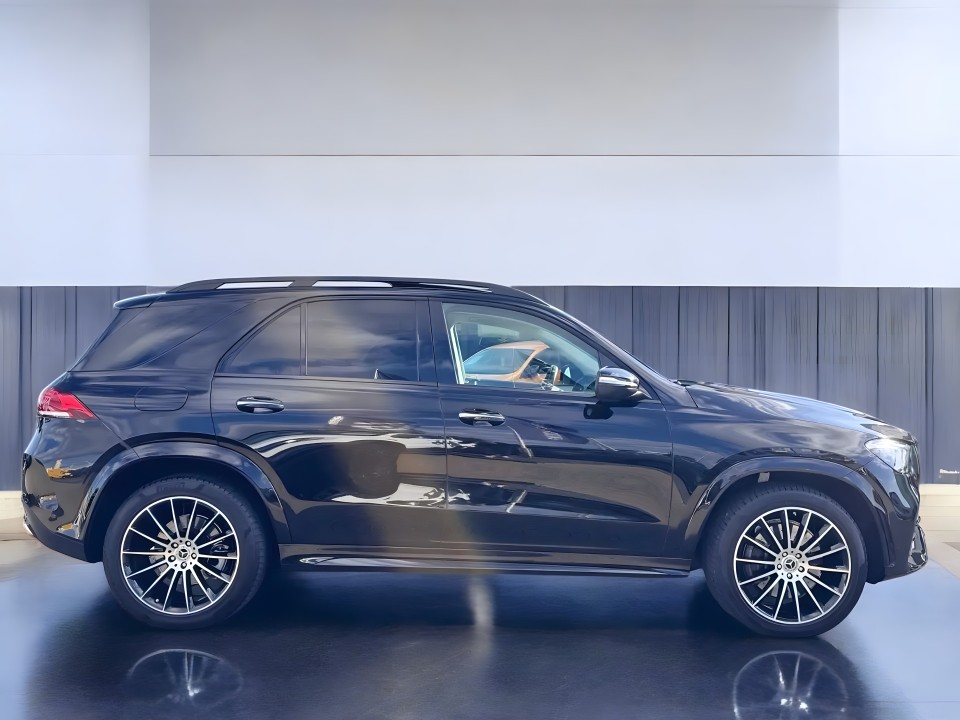 Mercedes-Benz GLE 400d 4MATIC AMG Line (2)