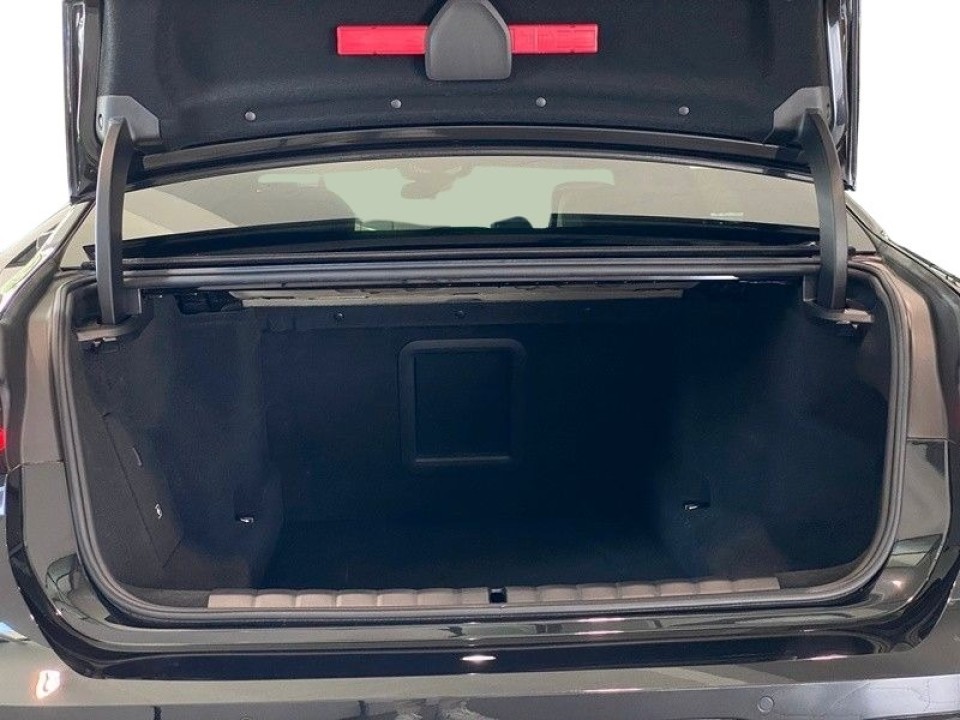 BMW Seria 7 750e xDrive M-Sport - foto 12