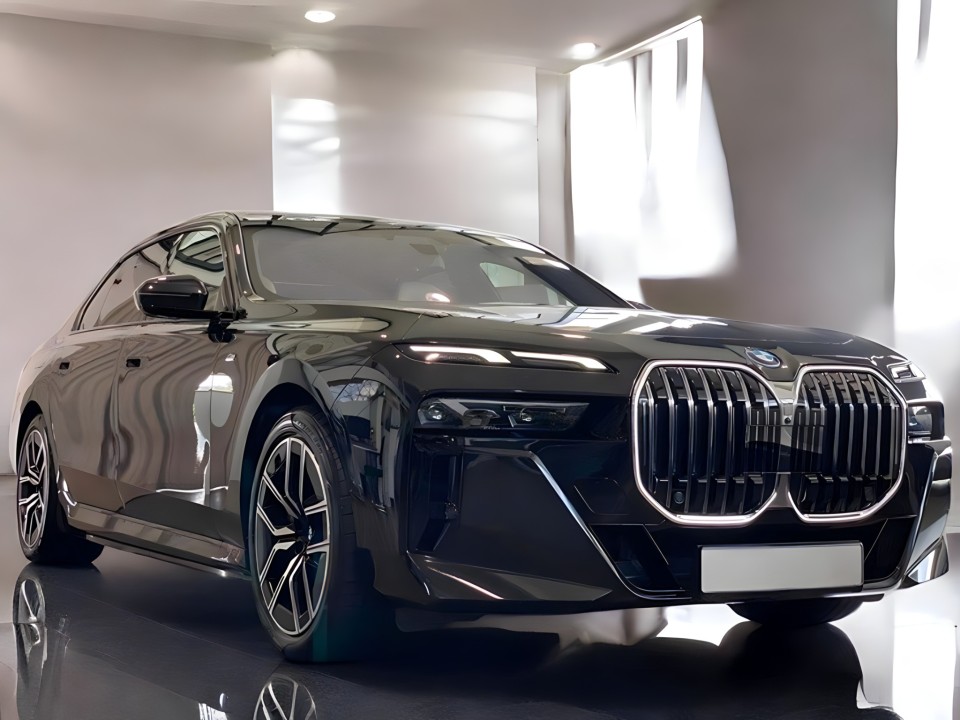 BMW Seria 7 750e xDrive M-Sport
