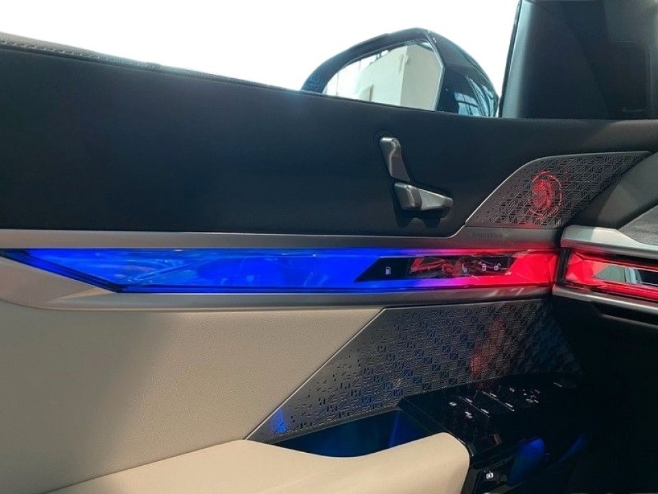 BMW Seria 7 750e xDrive M-Sport - foto 11