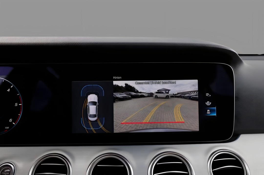 Mercedes-Benz E 200d AMG Line - foto 16