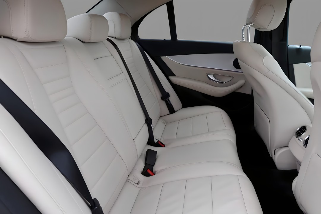 Mercedes-Benz E 200d AMG Line - foto 13