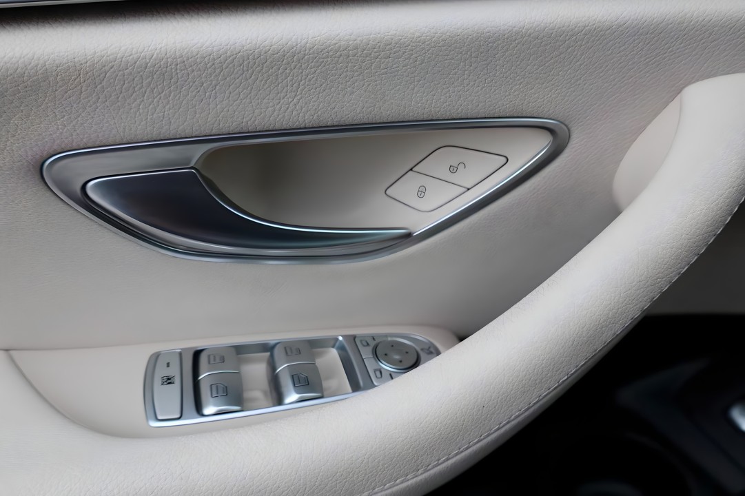 Mercedes-Benz E 200d AMG Line - foto 19