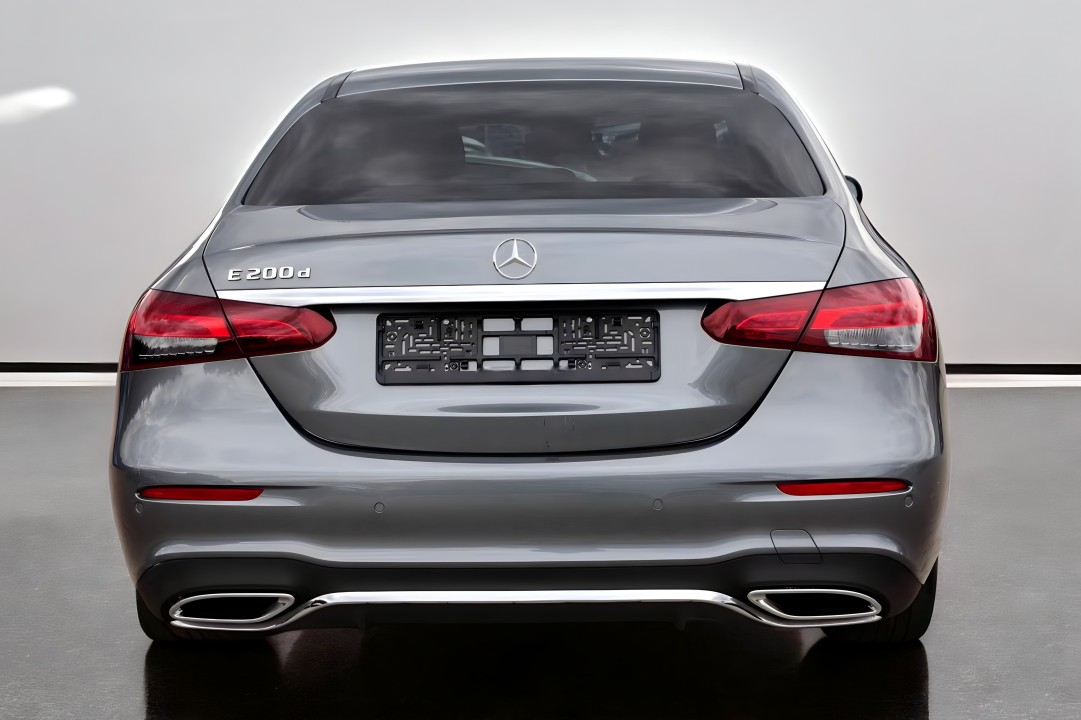 Mercedes-Benz E 200d AMG Line (3)