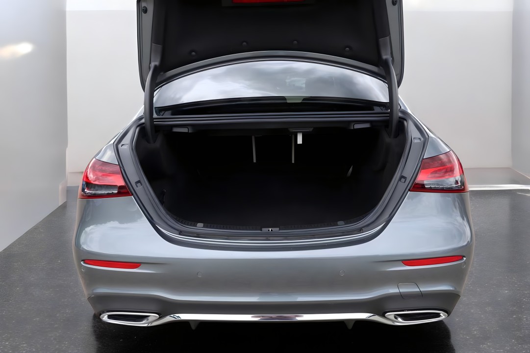 Mercedes-Benz E 200d AMG Line - foto 24