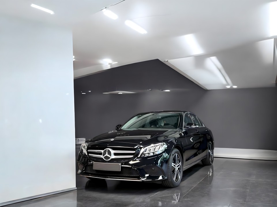 Mercedes-Benz C 180d (1)