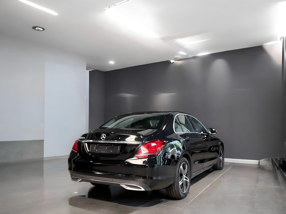 Mercedes-Benz C 180d (2)