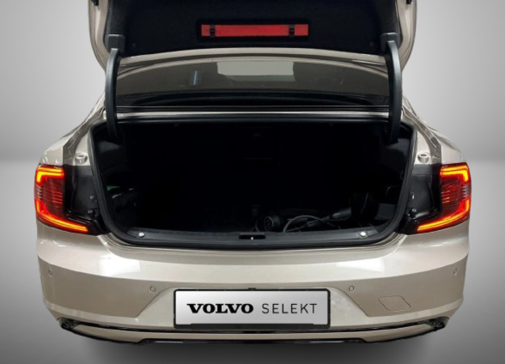 Volvo S90 Recharge T8 Ultimate Dark (4)