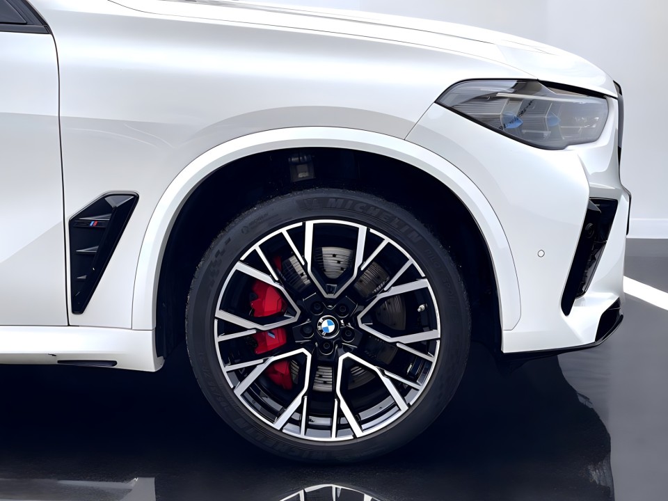 BMW X5 M Competition - foto 17