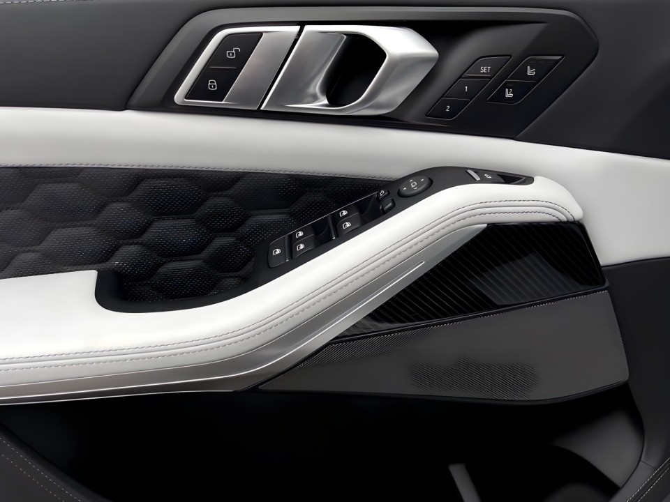 BMW X5 M Competition - foto 13