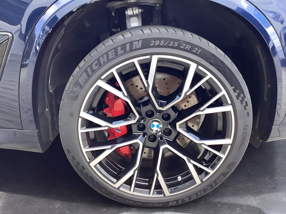 BMW X5 M Competition - foto 14