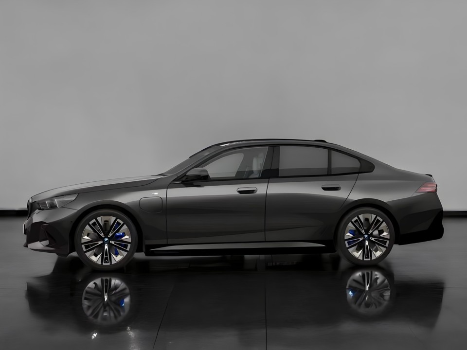 BMW Seria 5 550e xDrive M-Sport - foto 7