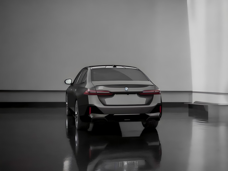 BMW Seria 5 550e xDrive M-Sport (5)